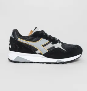 Diadora N902 Trainers Black/Black